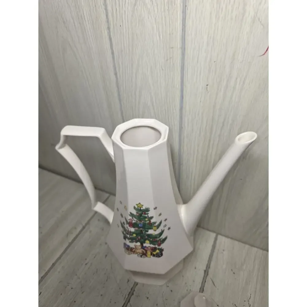 NIKKO CHRISTMASTIME bone china Coffee Pot Happy Holidays Christmas Tree Japan